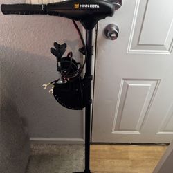 Minn kota 50lb thrust c2 Transom mount trolling motor setup with battery and battery box
