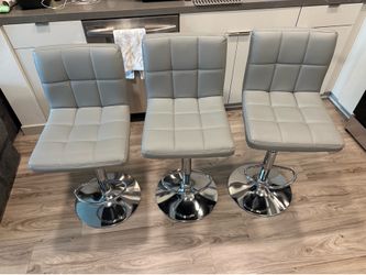 3 Bar Stools