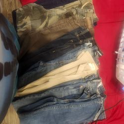 $30 for 8 pair Mens jeans size 31w to 34w