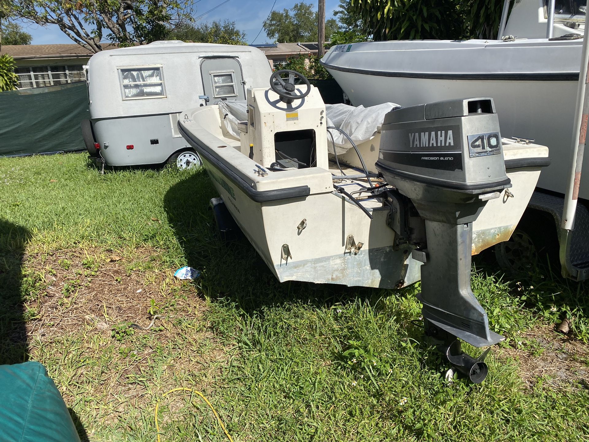 16ft Center Console Bay Boat. HULL ONLY