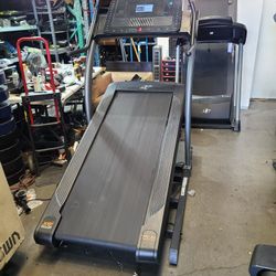 Nordictrack X9i Incline trainer treadmill- 40% incline - 12mph max speed  - 450$