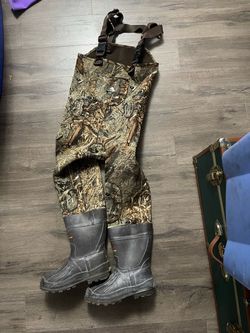 Winchester Pro Line Camo Hunting Waders – Boys Size 6 – $30