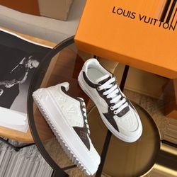 Louis Vuitton Time Out 40