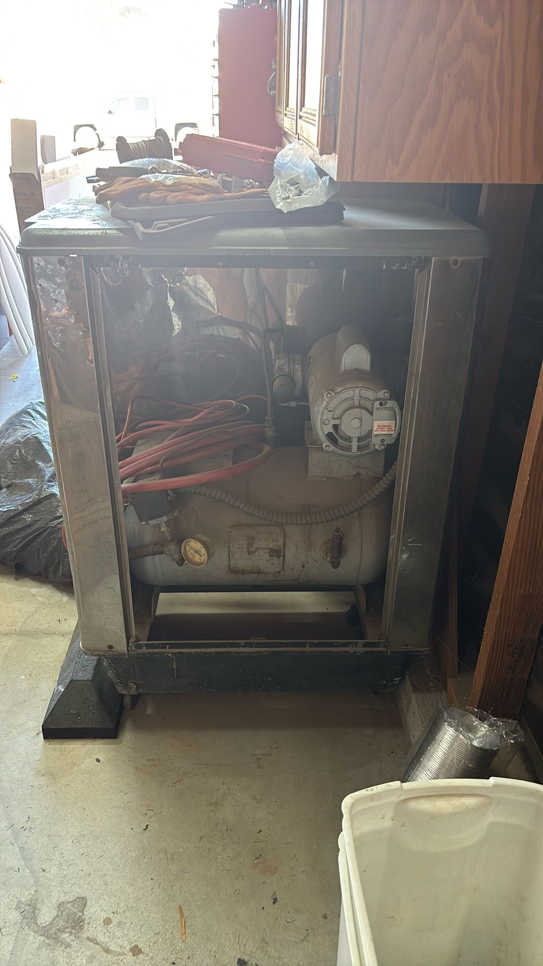 Air Tower With Compressor