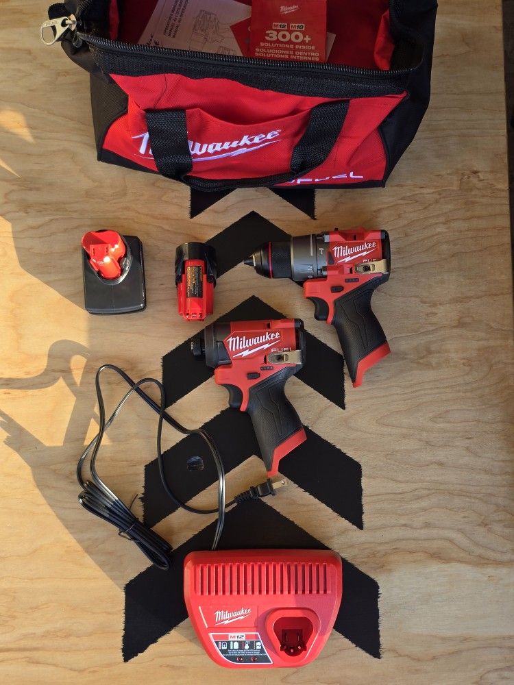 Milwaukee M12 Fuel Drill And Impact Driver Set
