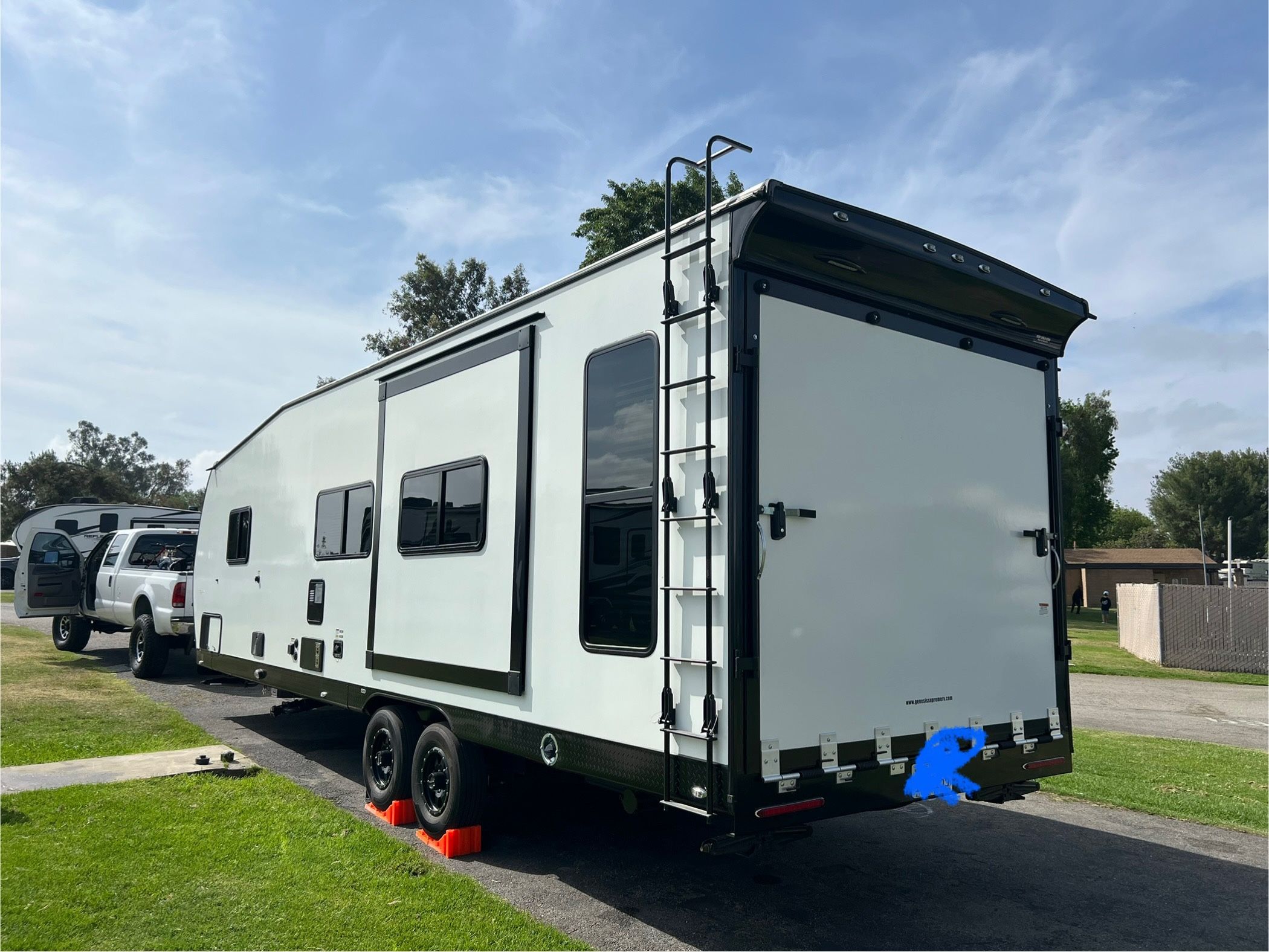 2022 Genesis Supreme RV 27 FS