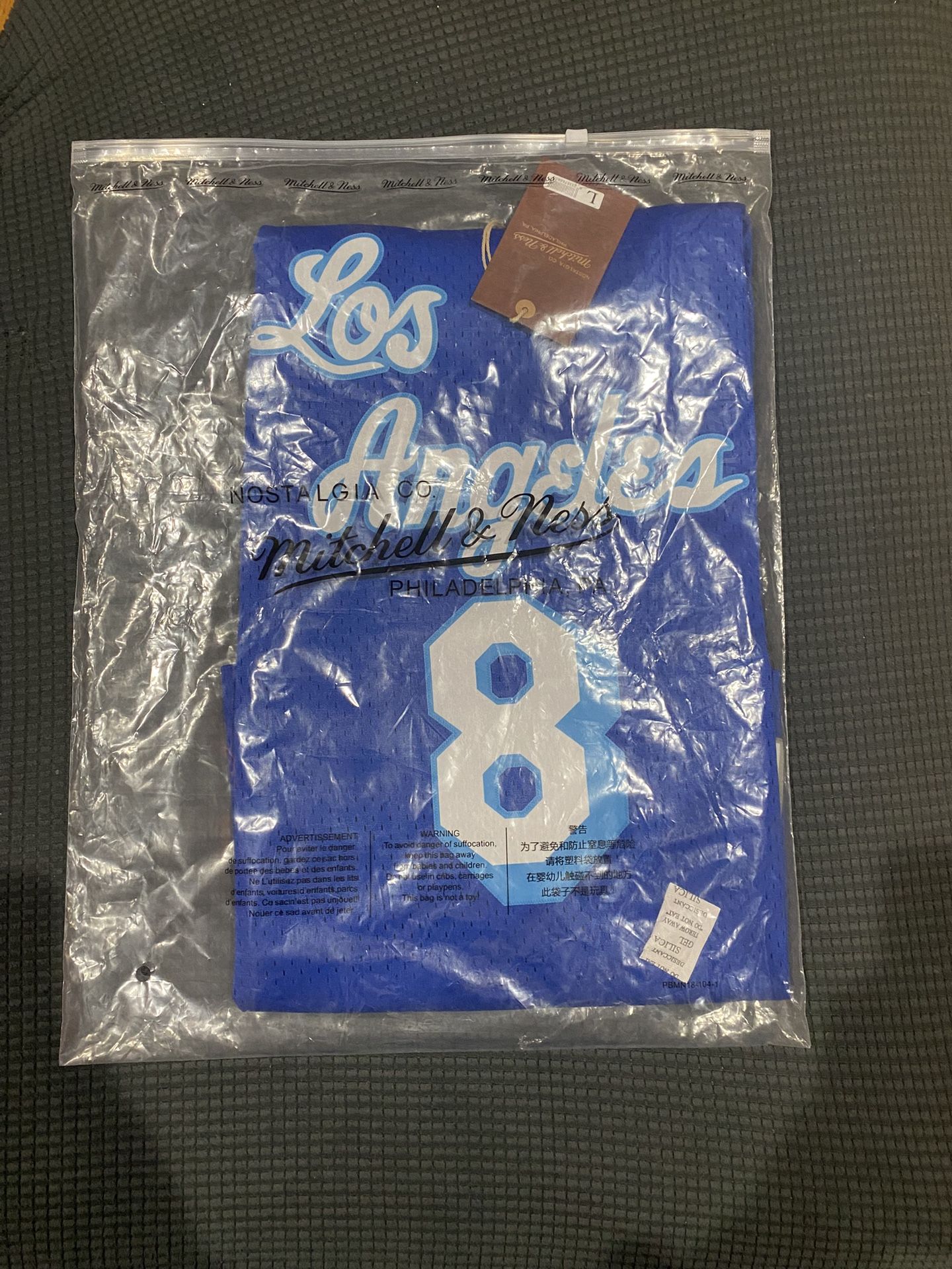 Blue  Lakers Kobe Bryant #8 96/97 season jersey large Mitchell Ness