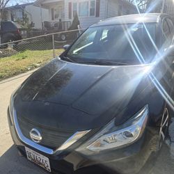 2018 Nissan Altima 25