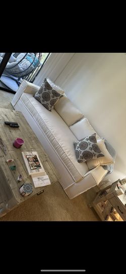 Memory Foam Sofa From Exspensive Store In Santa Monica