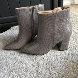 Express Boots Size 7