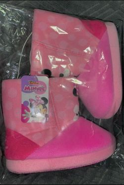 Slippers “Minnie Mouse” (Size:7/8) 👉$10 Firm!👈