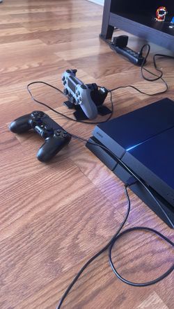 PS4 Slim 500GB + 2 Controllers (1 New Gray) + Charger Dock