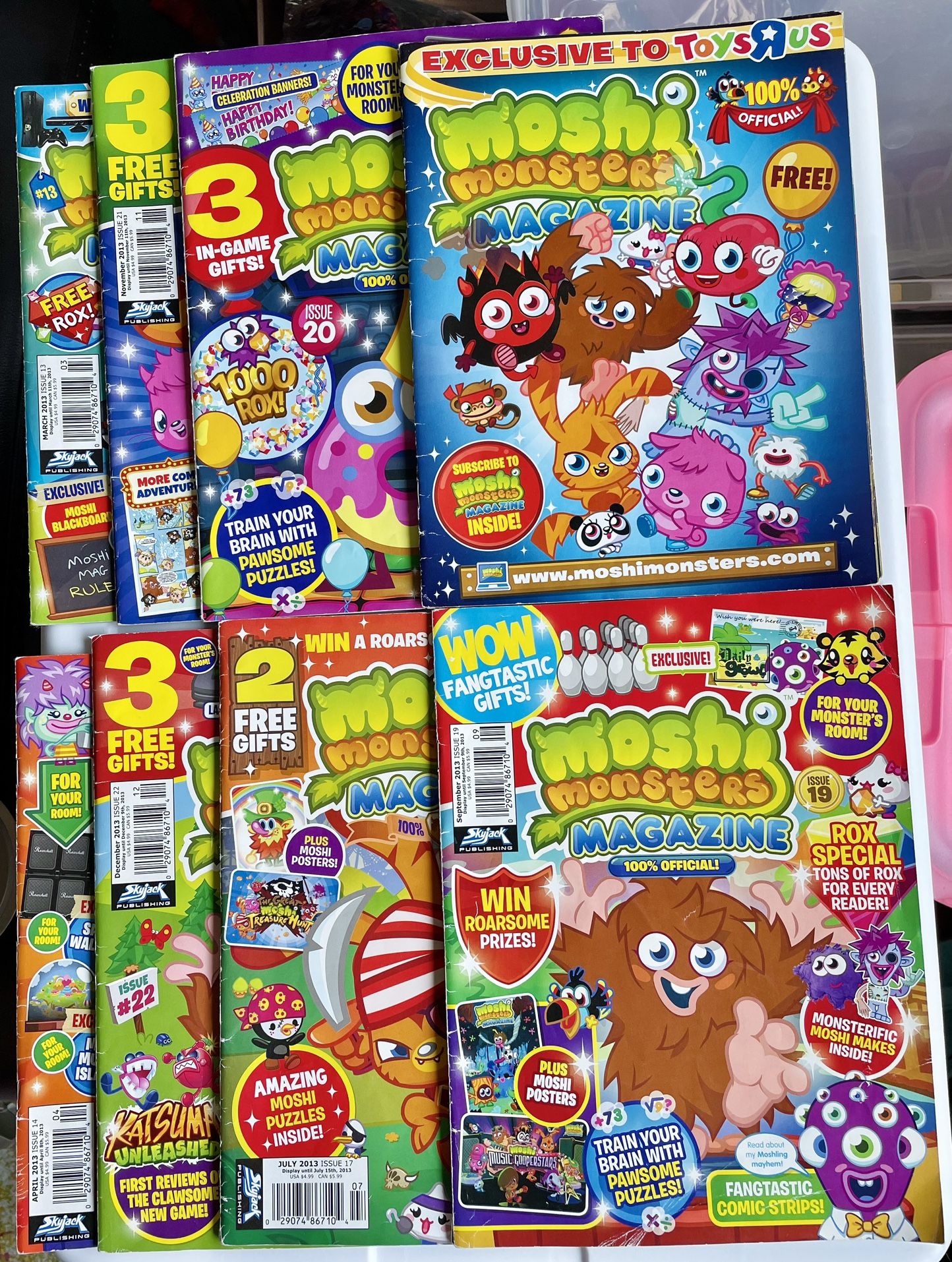 Moshi Monsters Magazine Lot
