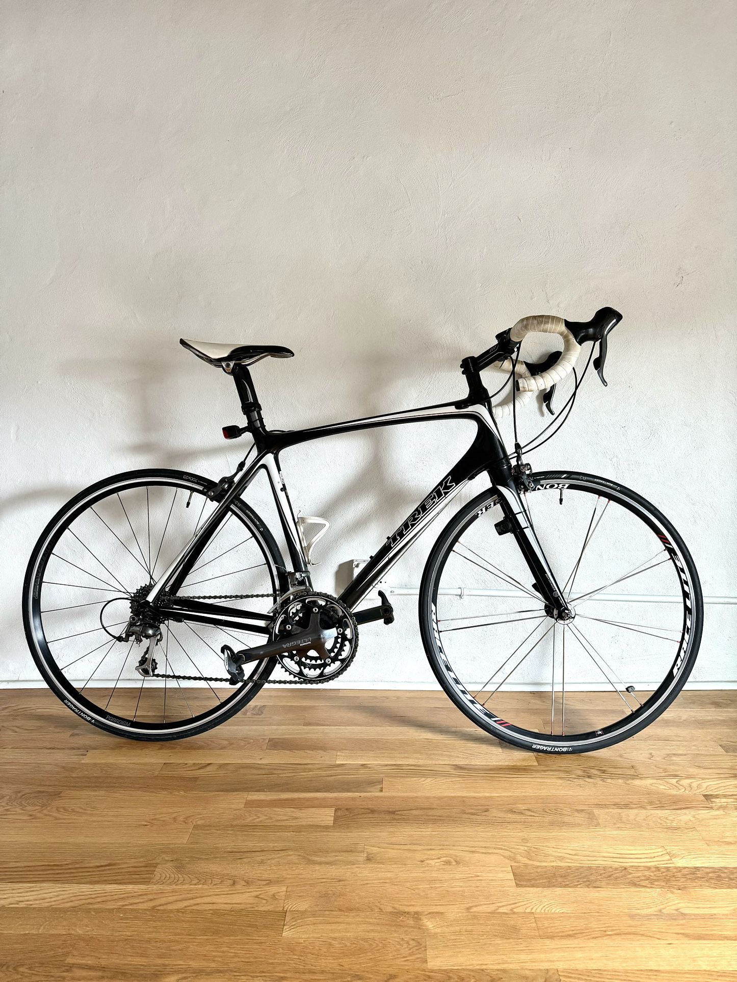 Trek Madone 5.2, Shimano Ultegra, Carbon Fiber Road Bike-2009, 56cm