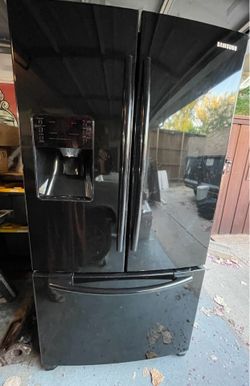 Samsung 26 cu ft French Door Refrigerator - Black