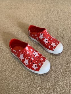 Like New Native Jefferson Kids Shoes Size 12