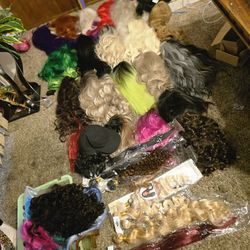 41 pcs   synthetic hair wigs only lot for sale   plus some synthetic hair wig bundles