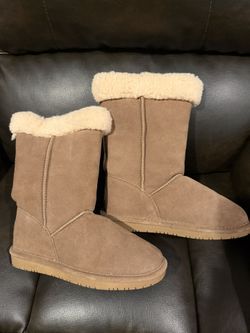 Bear Claw Boots Size 6