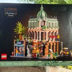 LEGO Boutique Hotel 10297 ~ BRAND NEW!
