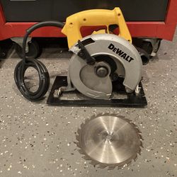 Saw DeWalt New Condition With Blade. Price Firm