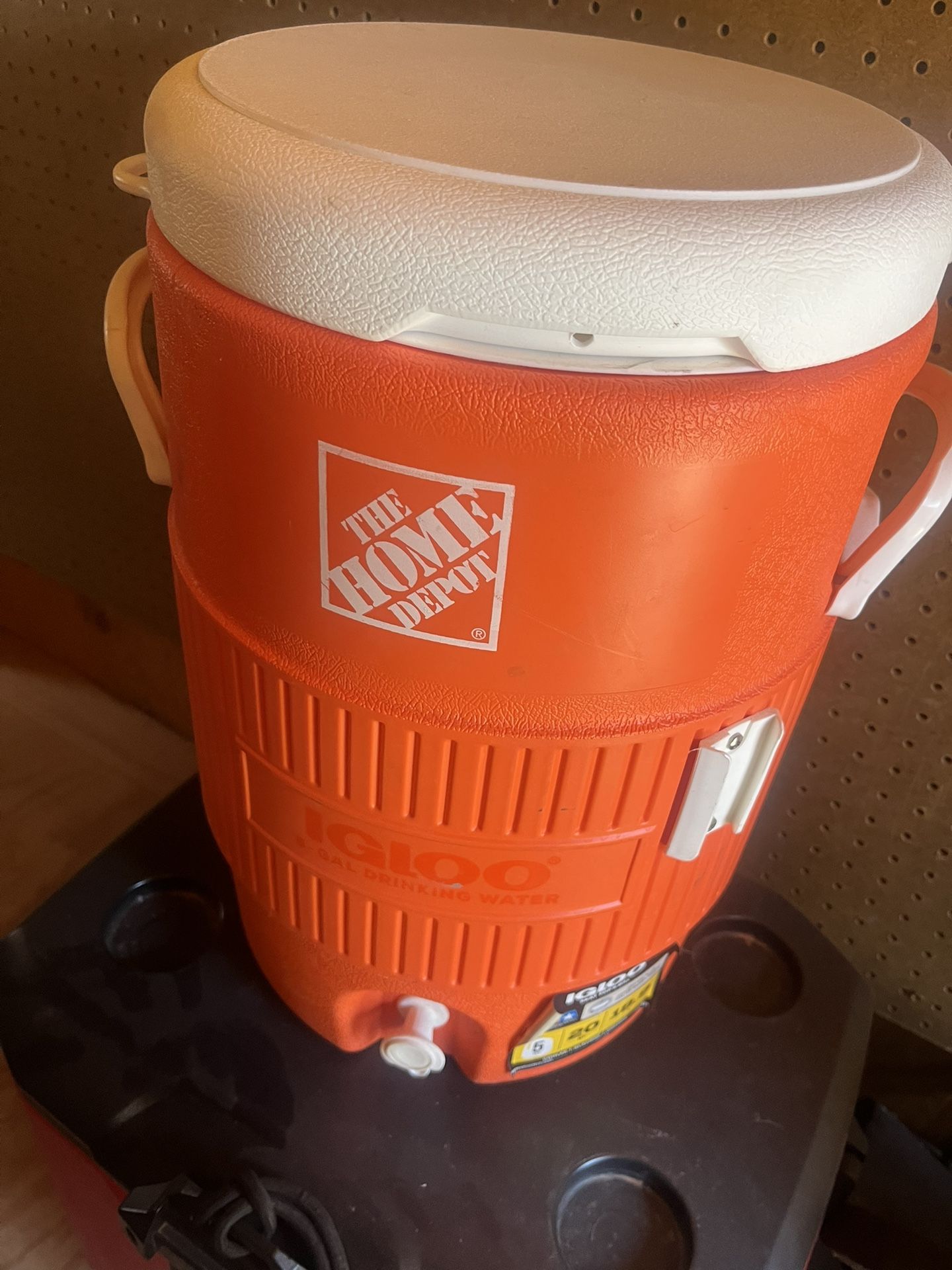 5 Gal Igloo Beverage Jug Cooler