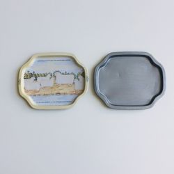 Vintage Antique. 2 metal trays. 7.5” x 6.25”. Like new condition.