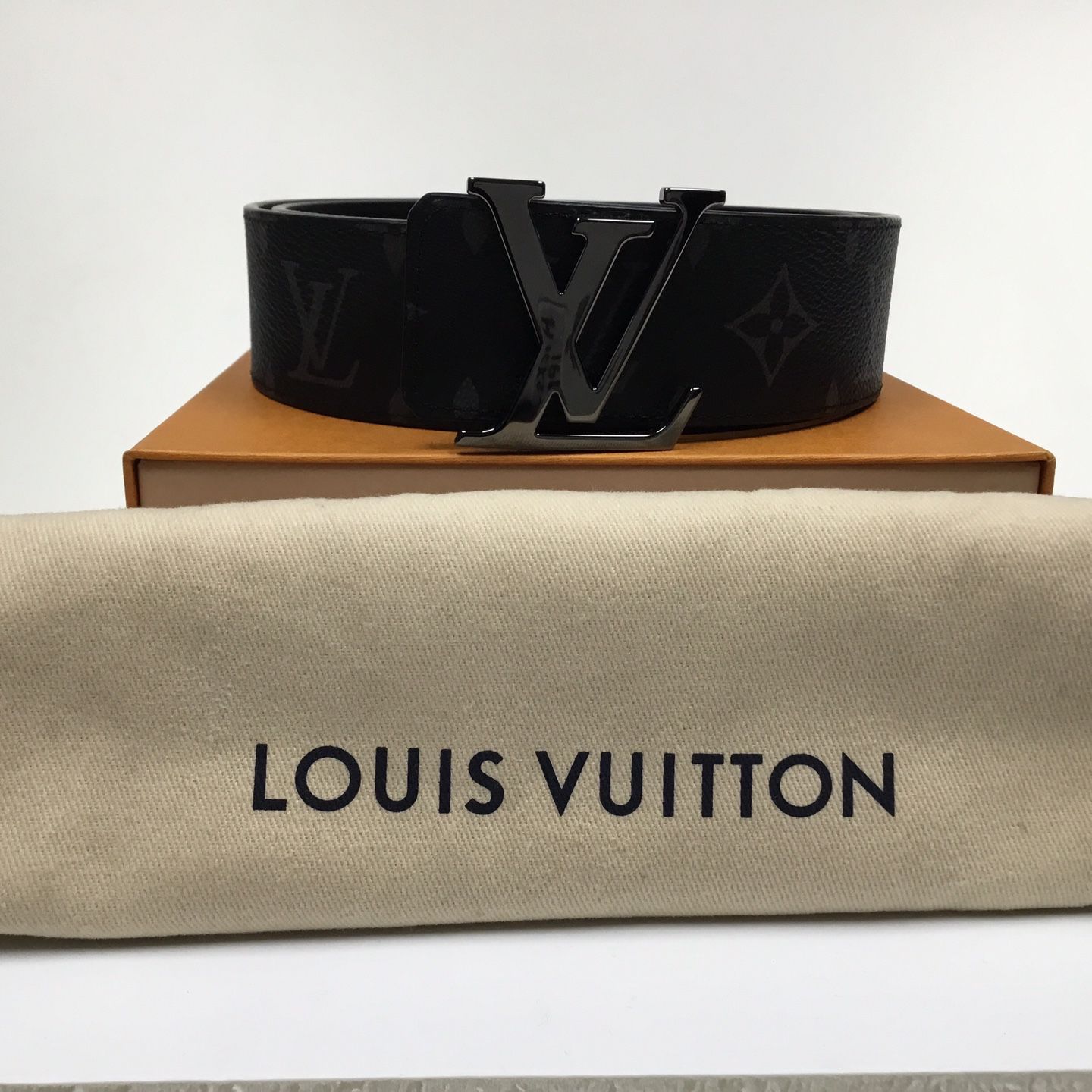 Louis Vuitton Fanny Pack for Sale in Hicksville, NY - OfferUp