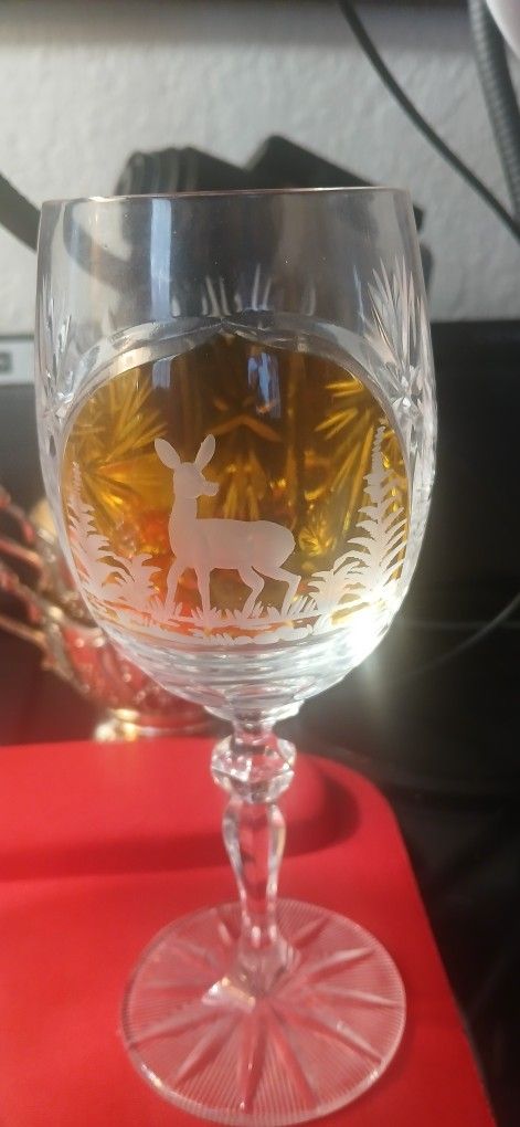KROSNO TARNOW CRYSTAL CLEAR/ANIMALS ON AMBER PANEL STARBURST 7 ¼” WINE SET 
