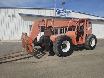 10042 Skytrak Telehandler