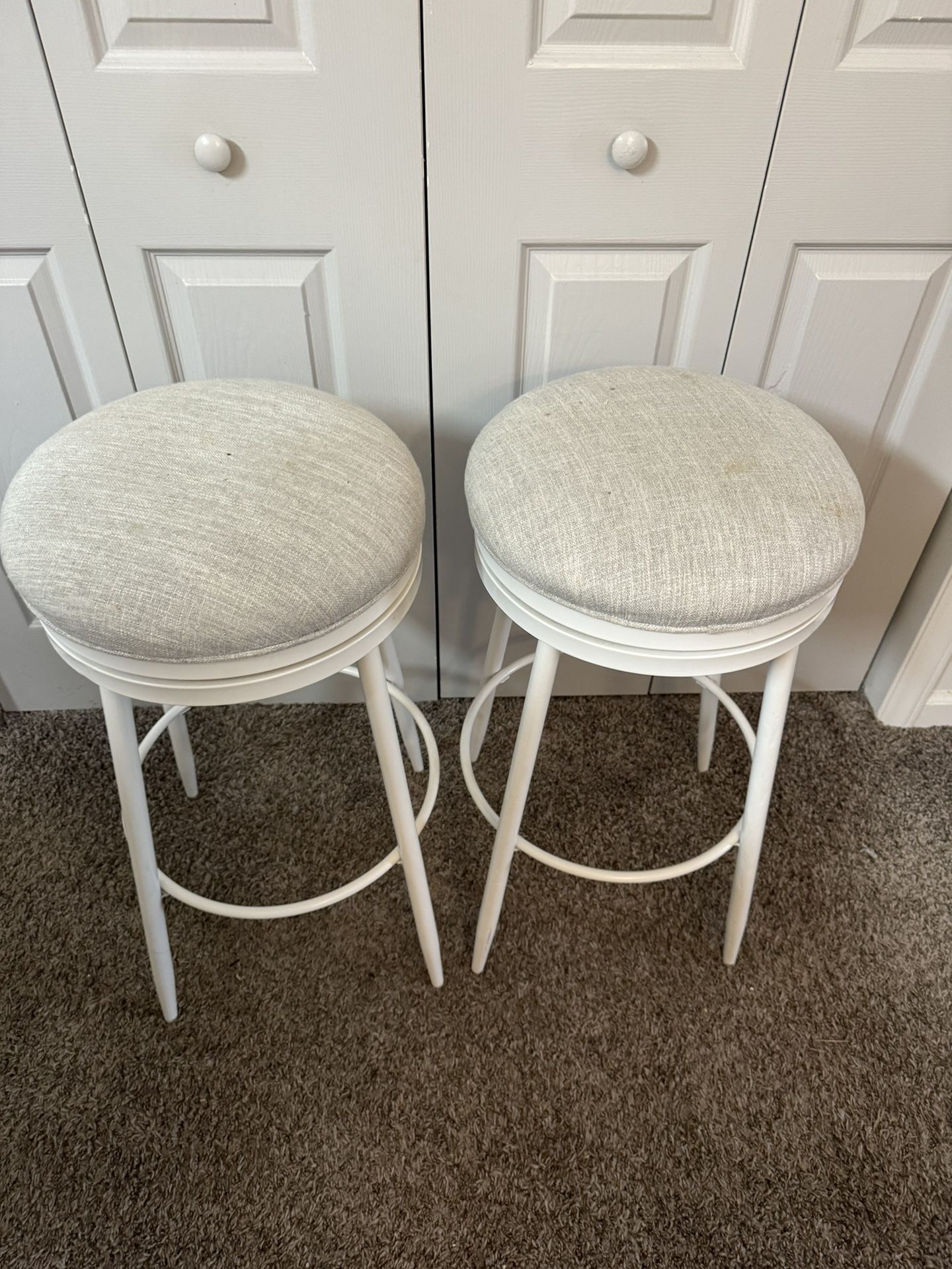 2 Stools