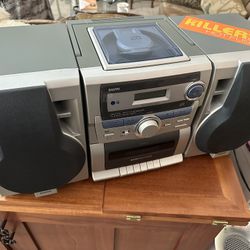 SANYO CWM-470 BOOMBOX PORTABLE