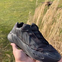 Yeezy 700 Triple Black 