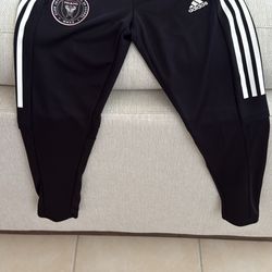 ADIDAS INTER MIAMI black training pants Zip down legs Size - Kids MEDIUM