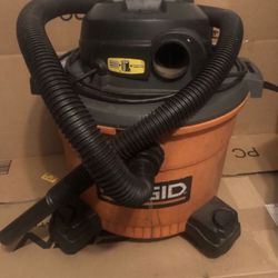 Ridgid Shop vac 40$