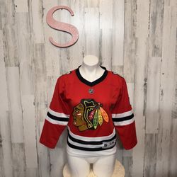 Chicago Black Hawk’s jersey size woman’s small