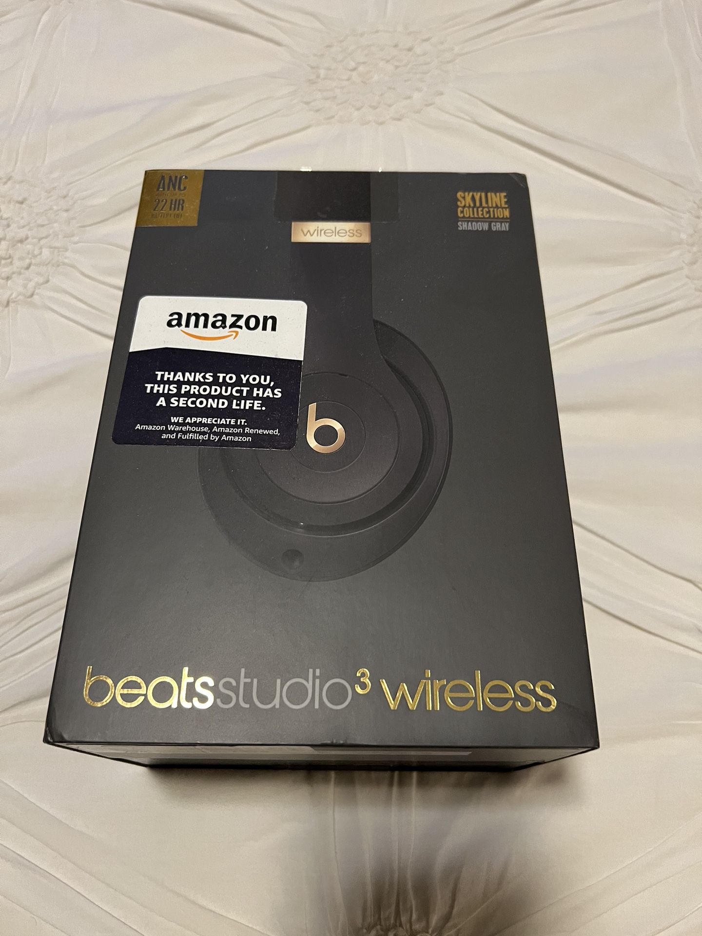 Beats Studio 3 Wireless headphones w/ Head Cushion