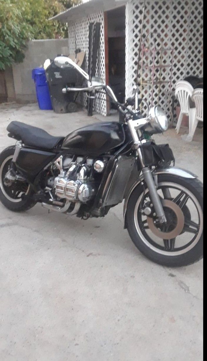 1980 Goldwing gl1100 naked