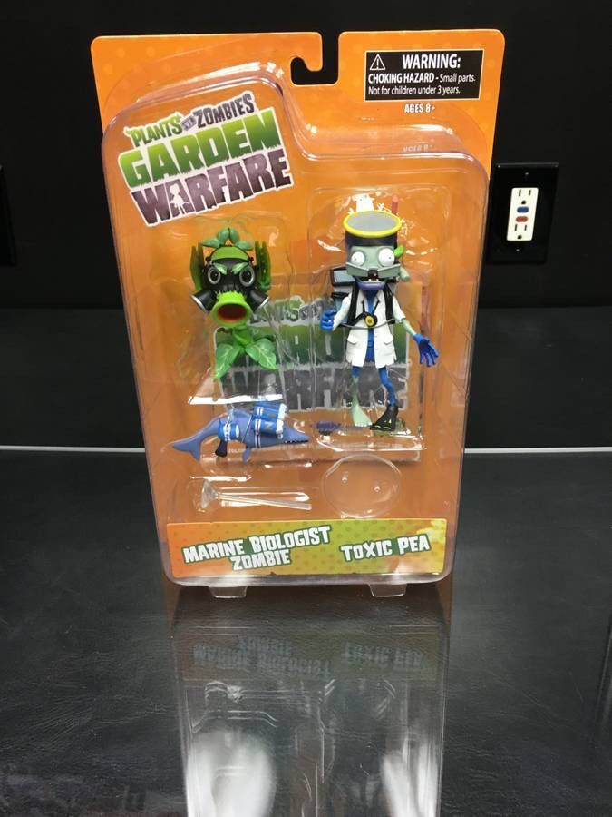Diamond Select Plants Vs Zombies Marine Biologist & Toxic Pea