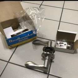 Doral lever lock bed & bath Privacy Door Lever in Satin Nickel