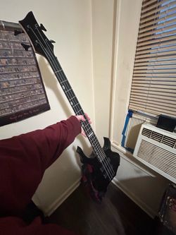 Bass guitar