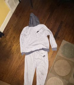 New Nike sweatsuit 