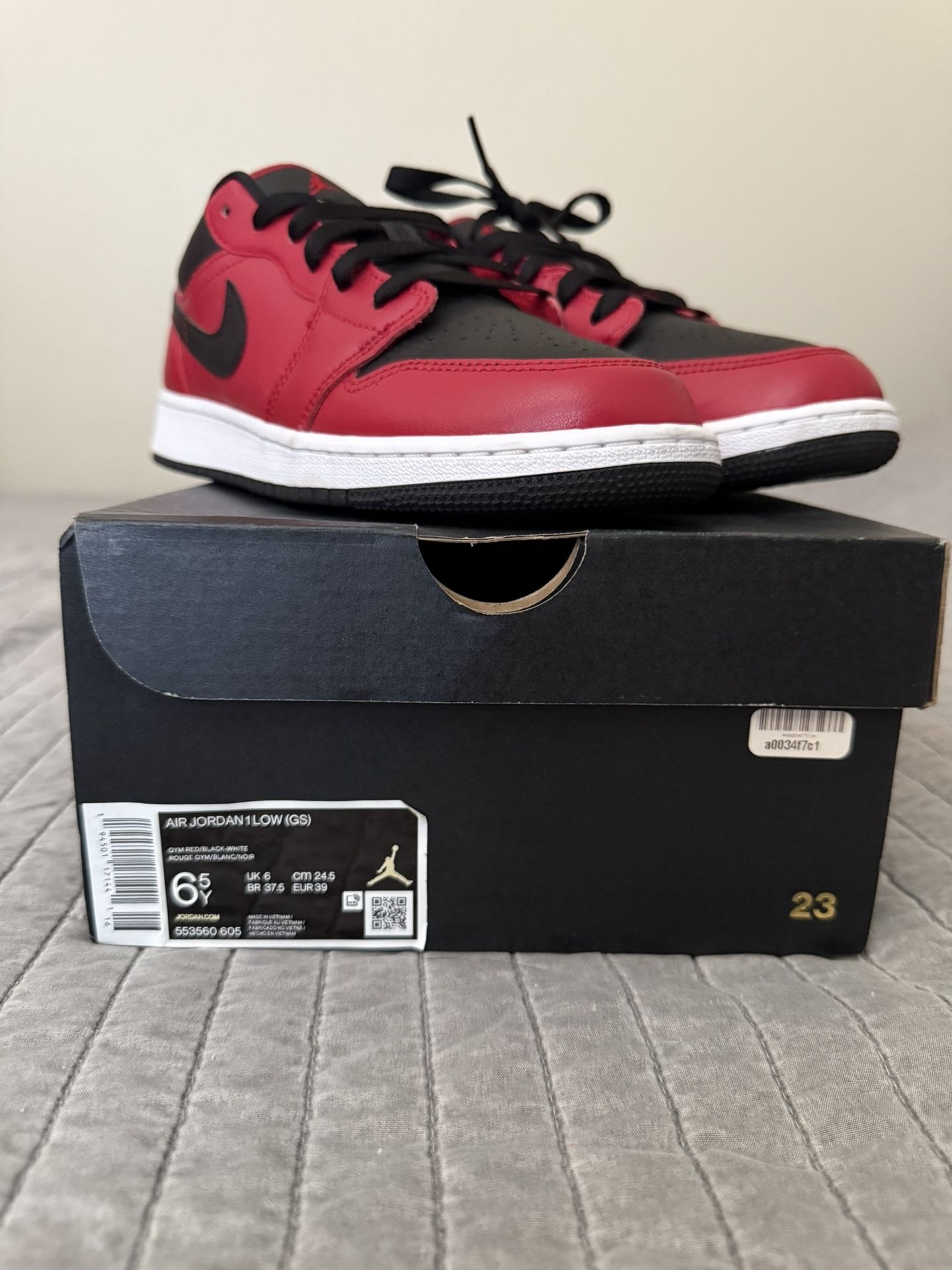 Nike Air Jordan 1 Low (GS) “Bred Toe” Size 6.5Y Brand New with Box +