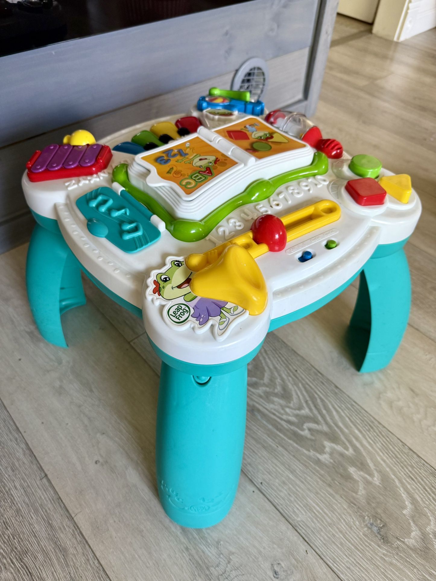 Leap Frog Bilingual Learn&Play Interactive Table
