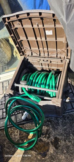 Costco contractor grade hose in hose reel box
