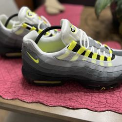 Nike Air Max 95 OG Neon (2020) – $500