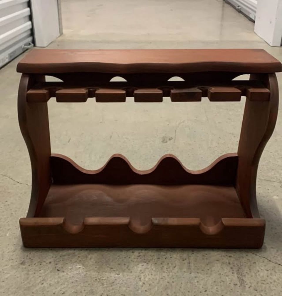 Para Copas Y Vino En Pequeña Habana 33125