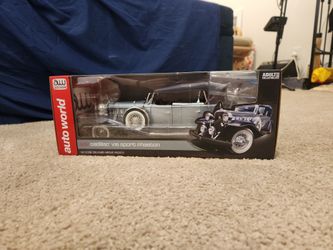 1932 Cadillac V16 Sport Phaeton Collectable (1:18 Scale)