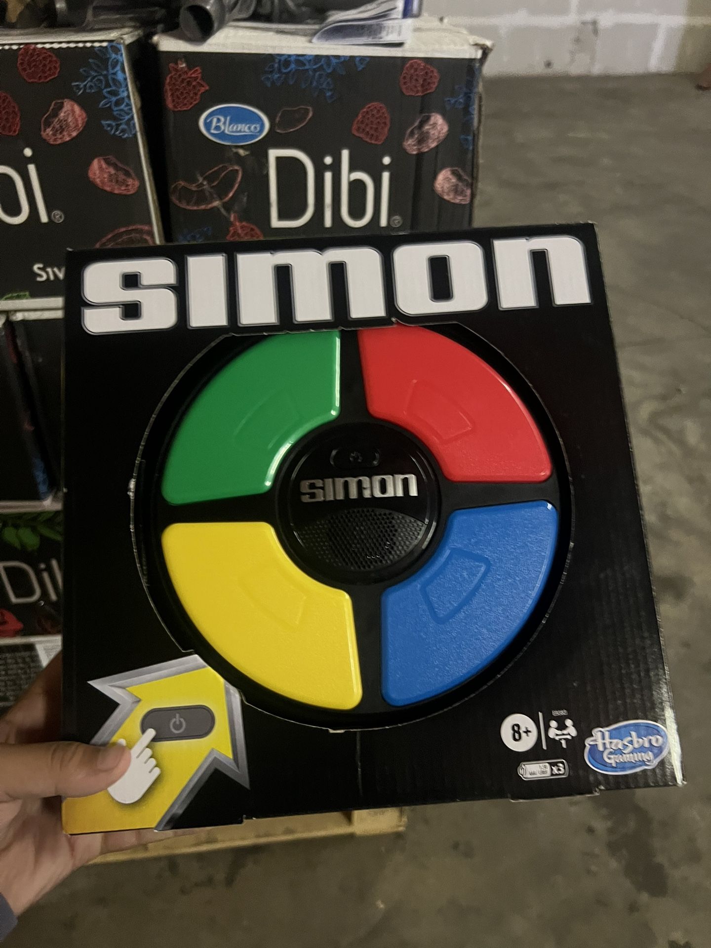 Hasbro Gaming Simon Handheld Electronic Memory Game