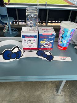 Dodgers Hello Kitty and friend bundle