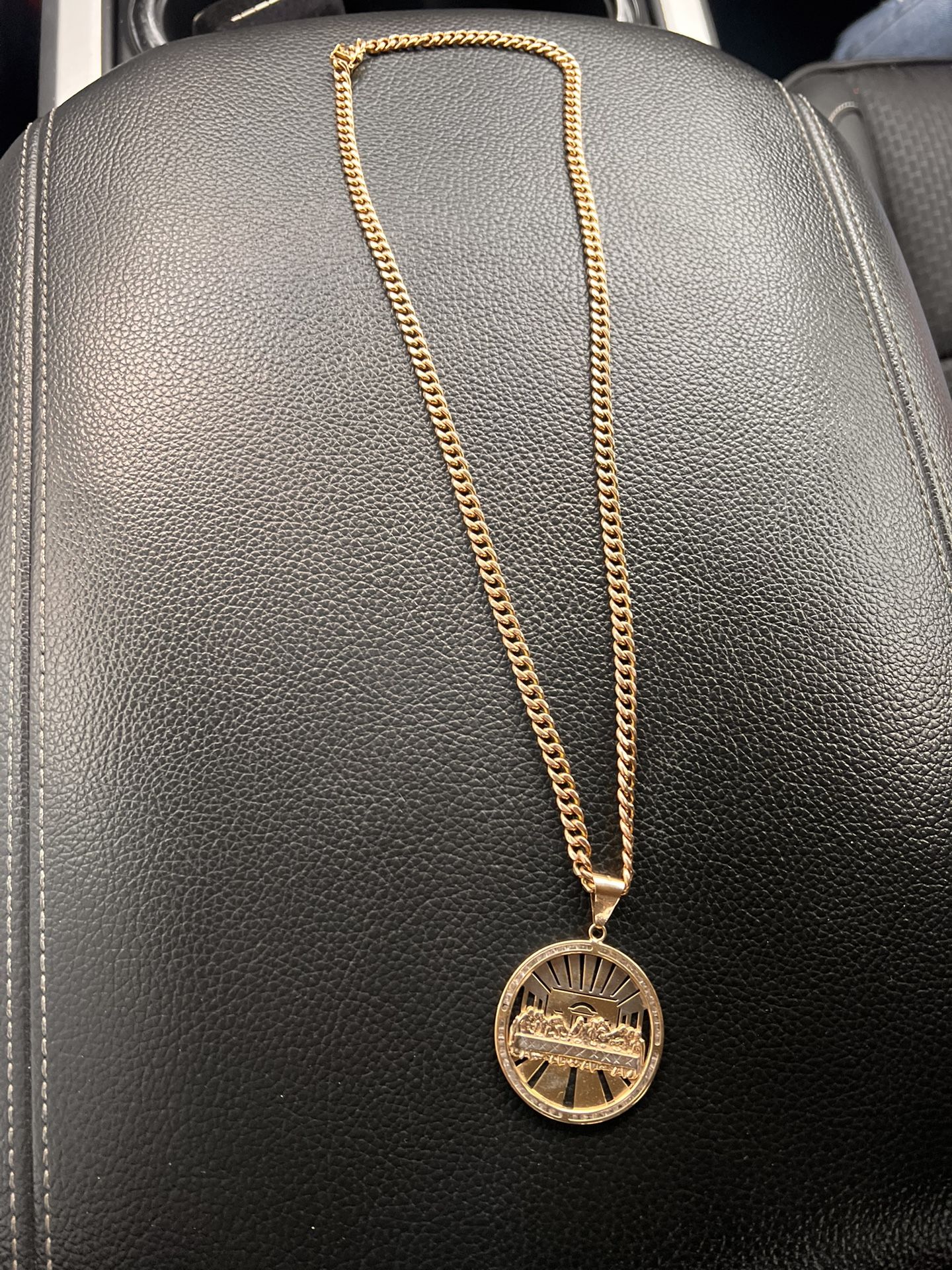 10k Cuban Chain And Charm